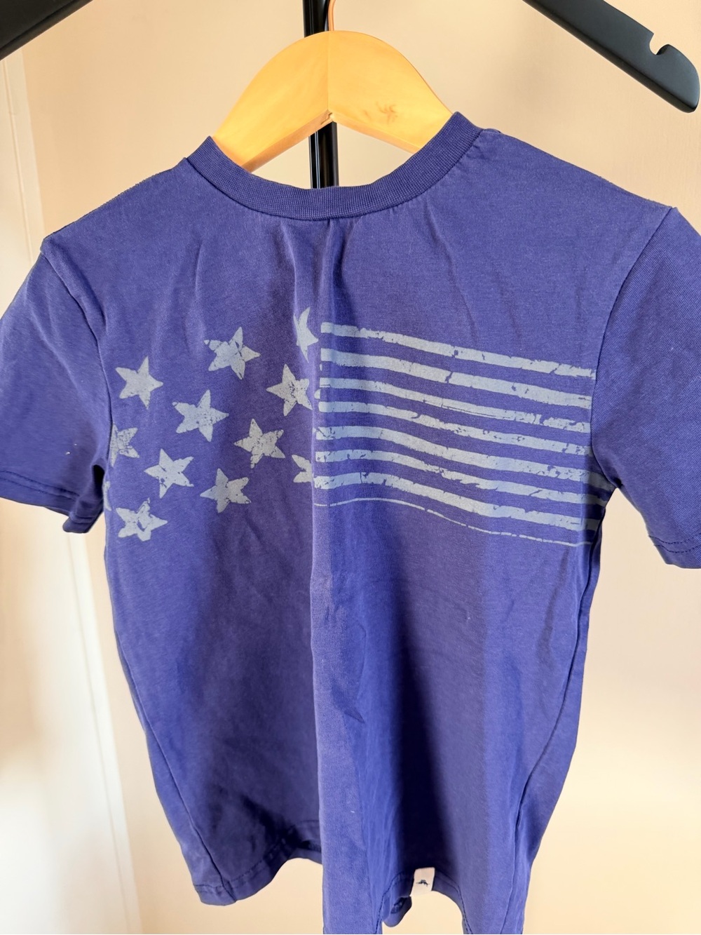 Tommy Bahama Boys American Flag Graphic T-Shirt – Size S (5/6)